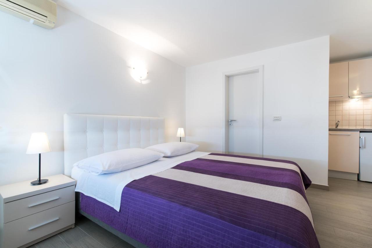 Apartments Zanic On The Beach Podstrana Buitenkant foto